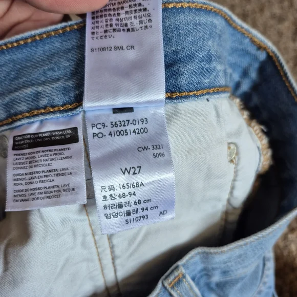 Levi's Women's 501 Button Fly Denim Shorts - Picture 2 of 5